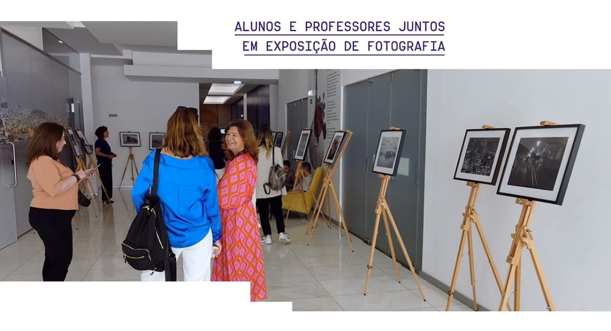 Preparar, selecionar, montar e observar uma exposição de fotografia. Uma iniciativa dos professores António Guerra e Luís Viegas Mendonça que reuniu três alunos na Exposição Solidária MDV, no Hotel Jupiter Lisboa. 